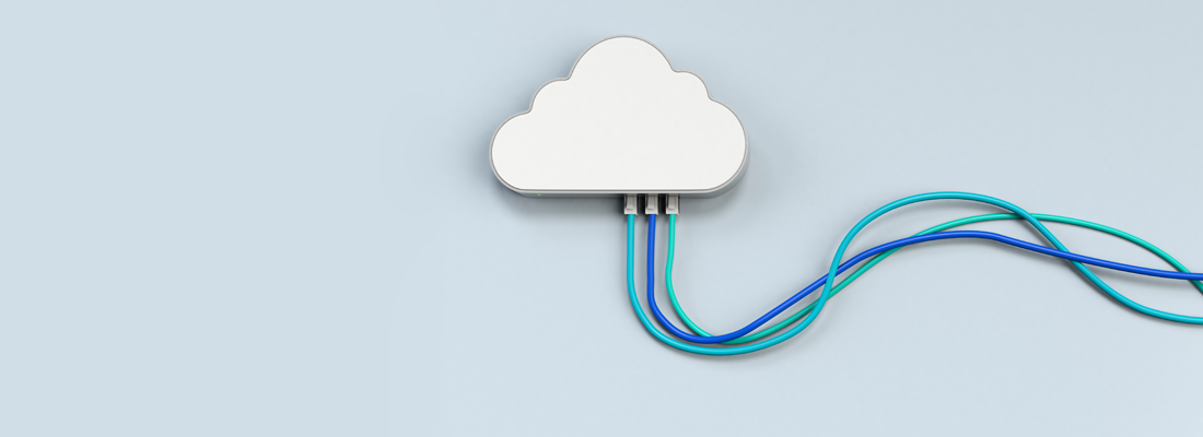 Una nube conectada con cables